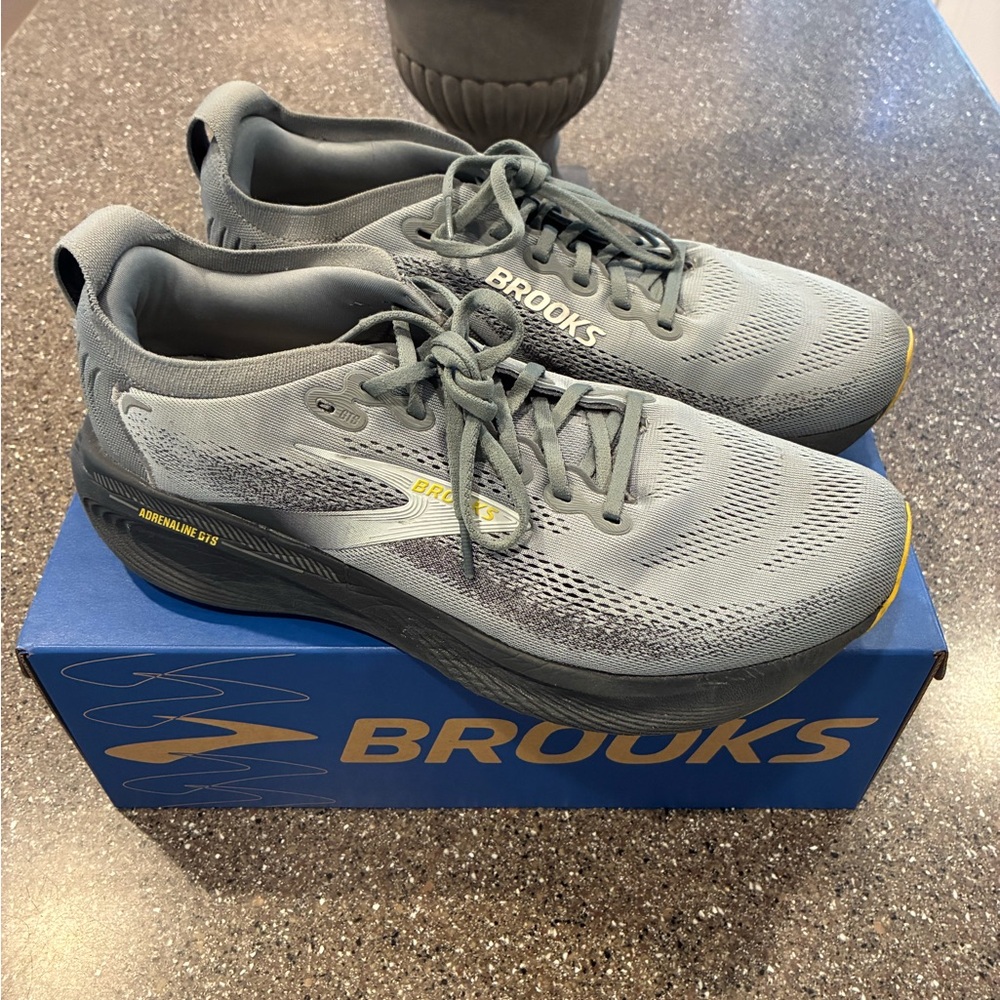 Brooks Adrenaline GTS 25 - Picture 2 of 6